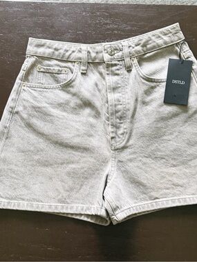 DSTLD Women's Light Gray Denim Shorts